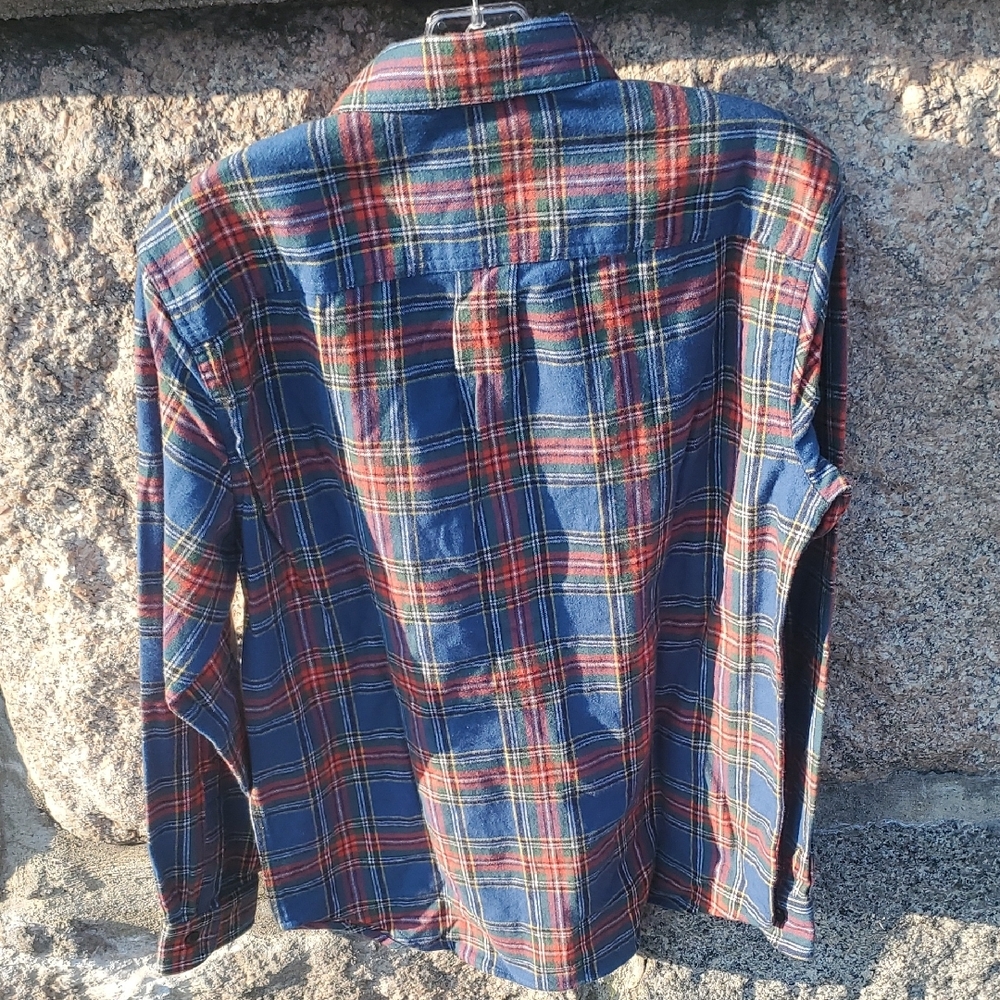 L.L. Bean Men's Casual Blue and Red Plaid Shirt - Picture 6 of 11